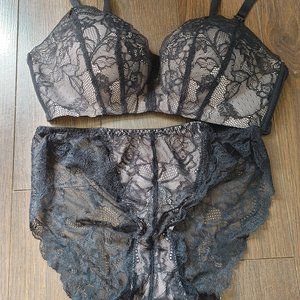 Black Aimerfeel Japanese Lingerie Lace Set - Size 36C and M